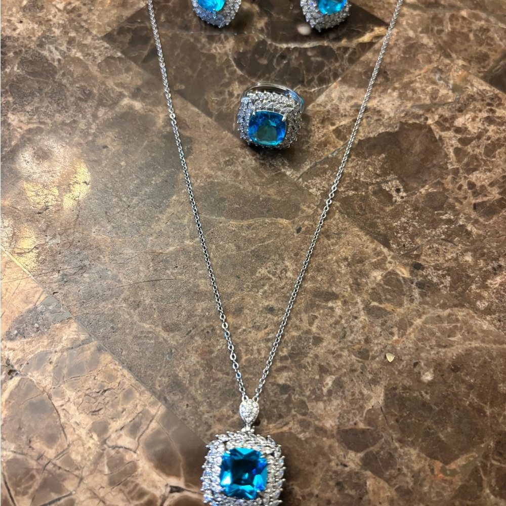 New 3PC JCPenney Blue Quartz/White Sapphire Silver Necklace, Earrings, Ring set! - Picture 3 of 9